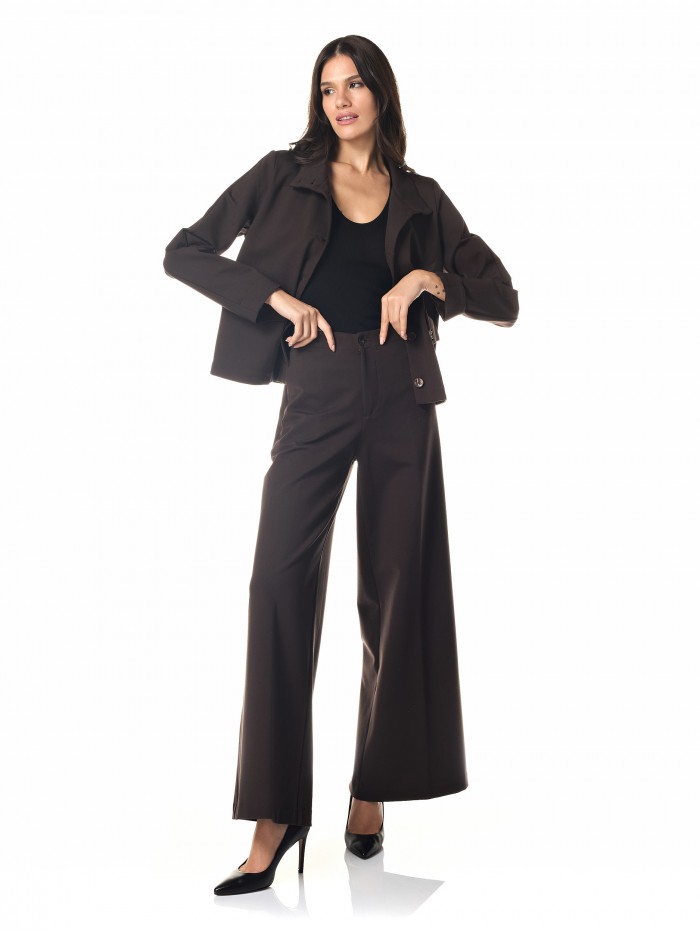 Jacket with buttons closure 