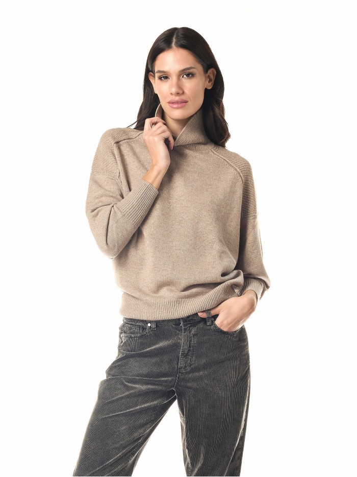 Relaxed fit knitwear