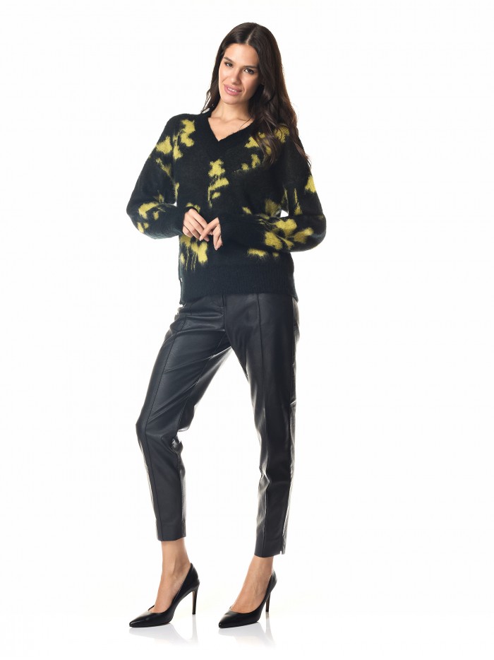 Relaxed fit knitwear 