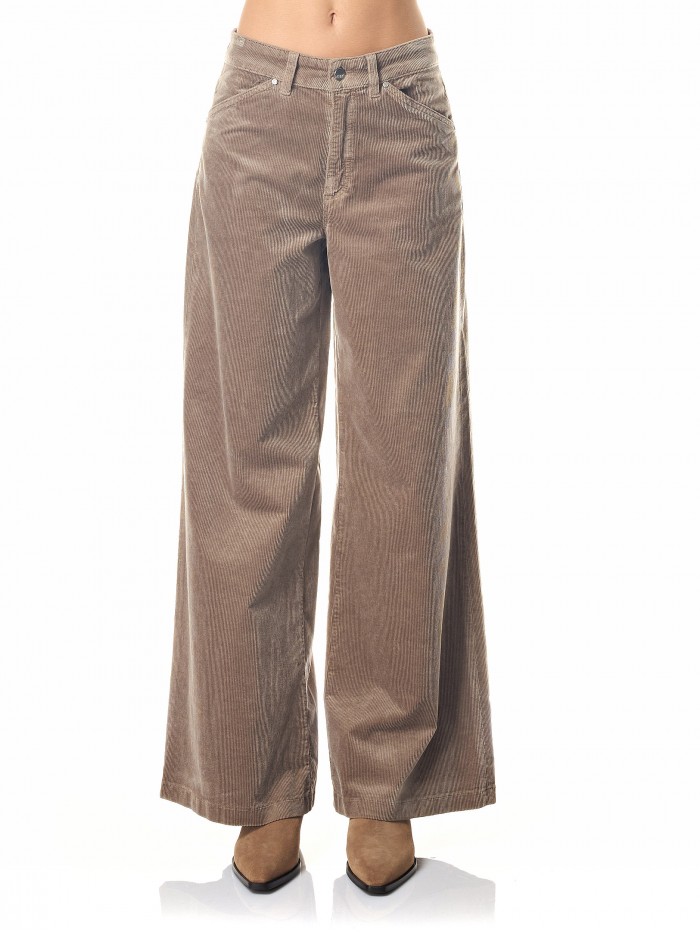 Wide fit pants 