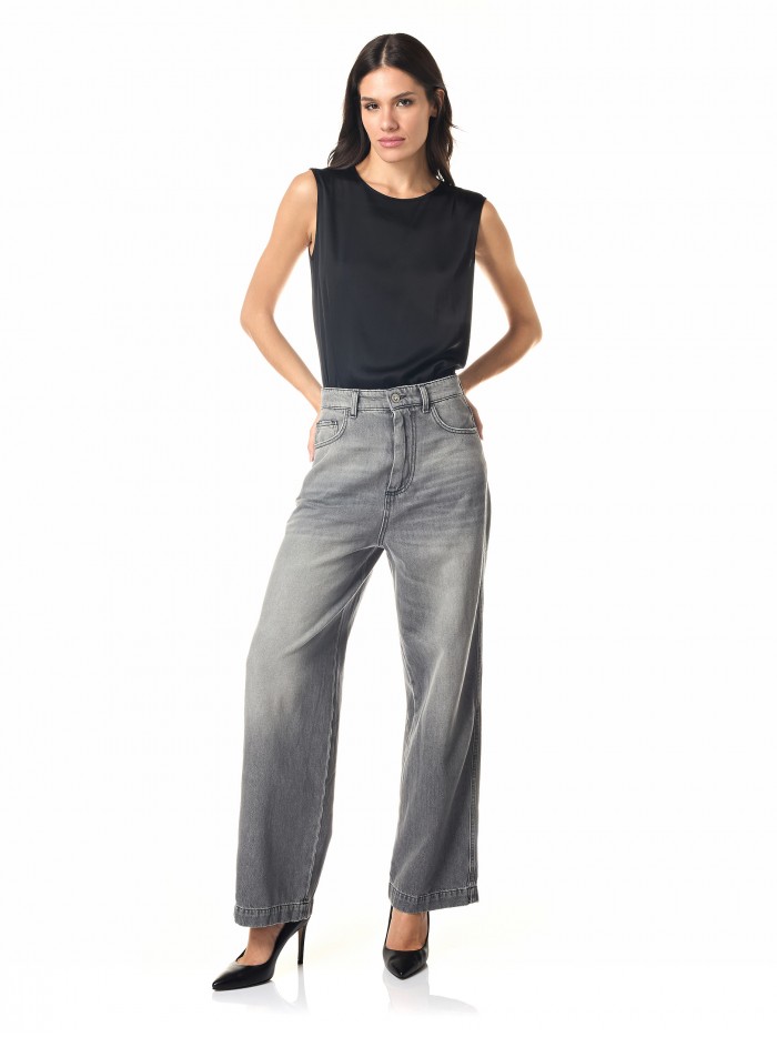 Wide line jeans