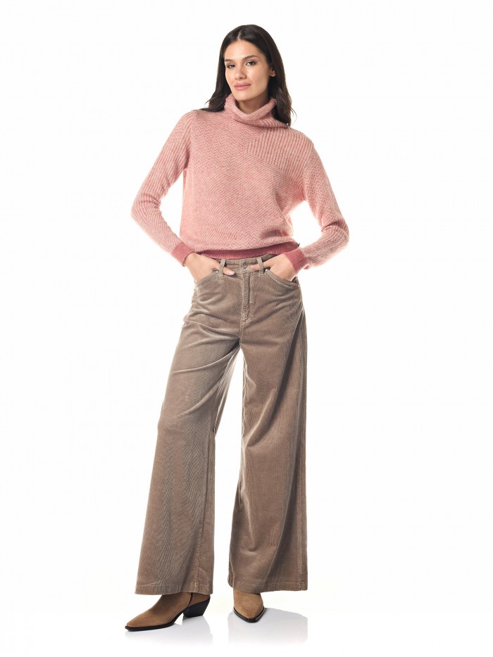 Wide fit pants 