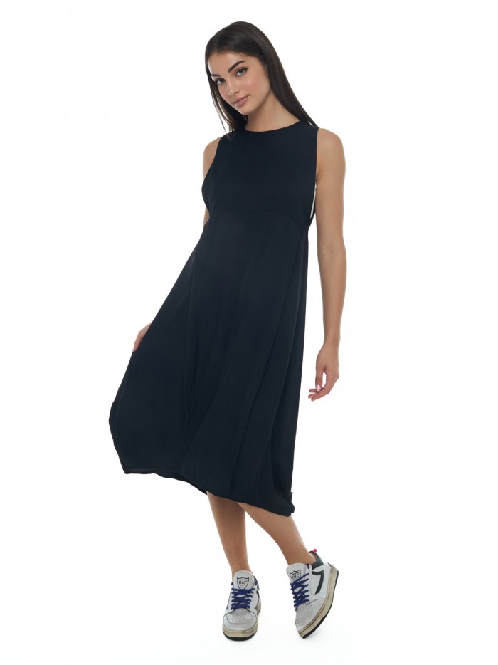Loose line dress